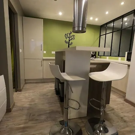 Apartment Le Solferino, Cosy Town Centre With Car Park